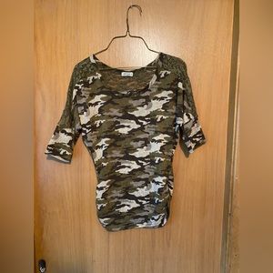 Camo three quarter sleeve